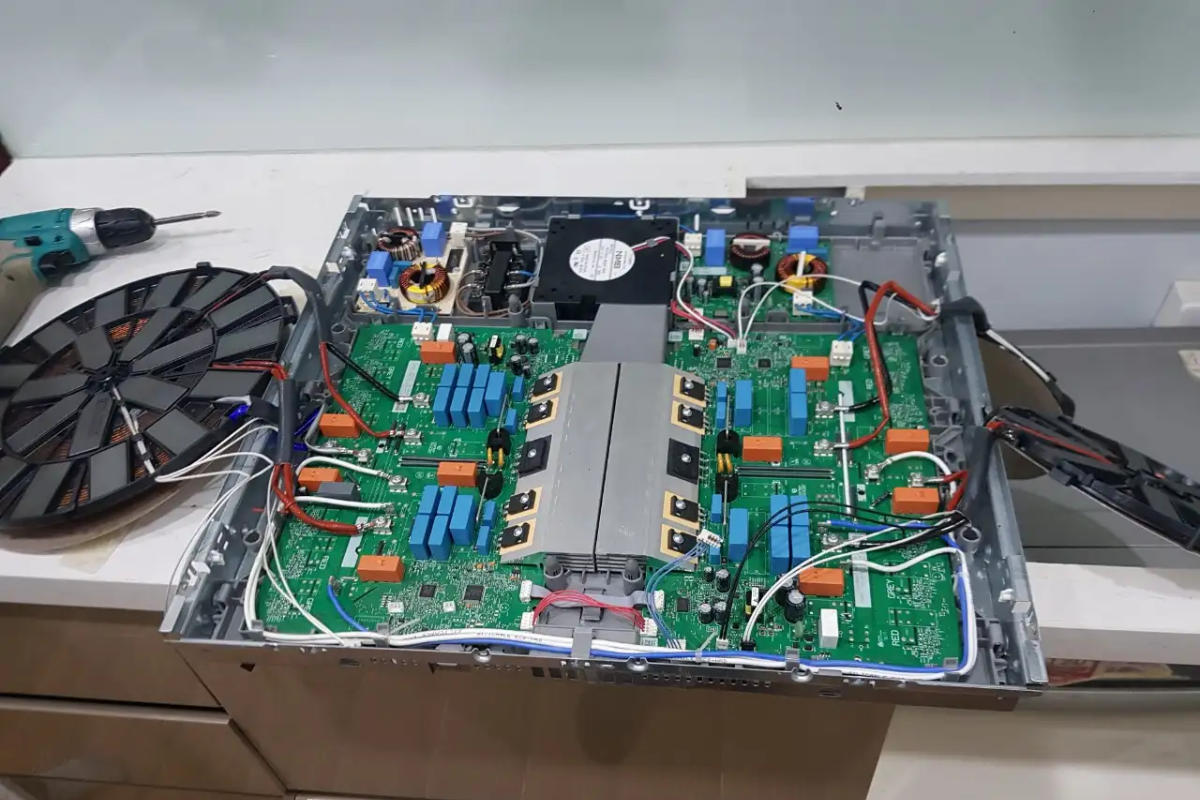 Kiểm tra quạt làm mát và sửa bếp từ Bosch kêu to tại Hà Nội